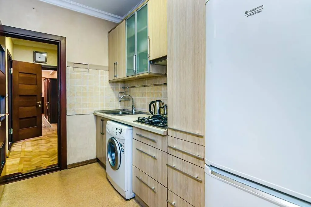 Comfortable And Spacious Apartment In The Center Baku