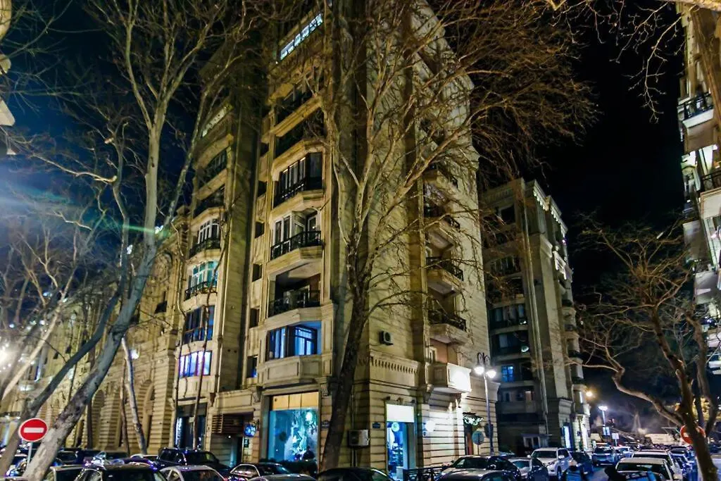 Comfortable And Spacious Apartment In The Center Baku 0*,