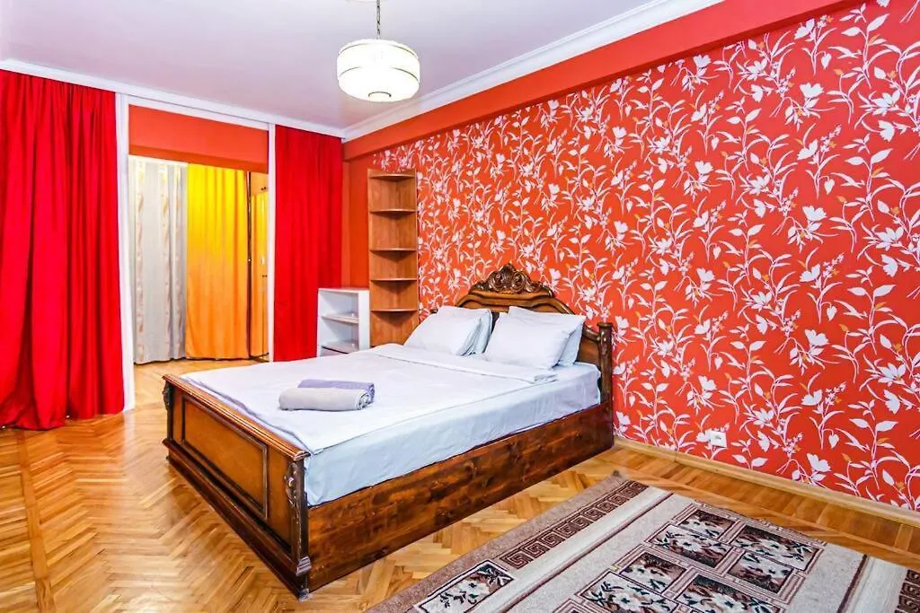 Comfortable And Spacious Apartment In The Center Baku