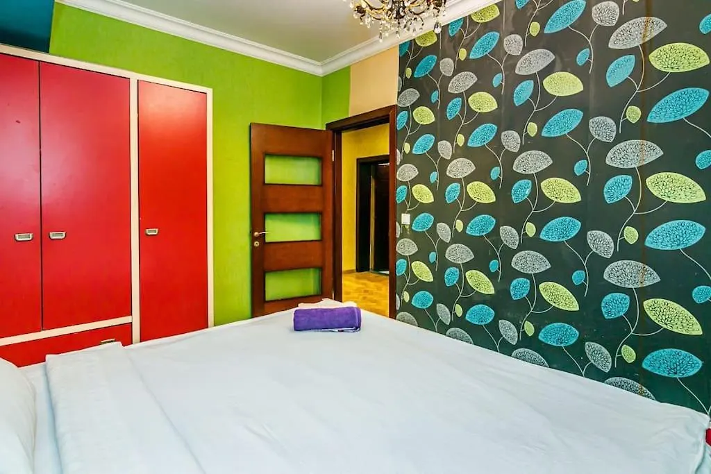 Comfortable And Spacious Apartment In The Center Baku